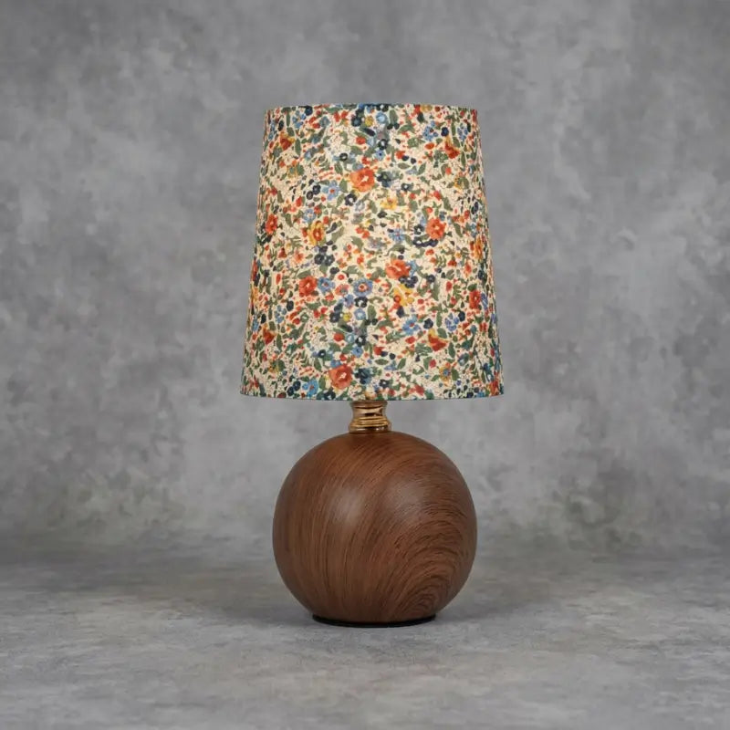 Abajur de Mesa Cúpula de Tecido Floral Clássico - Casas Gael
