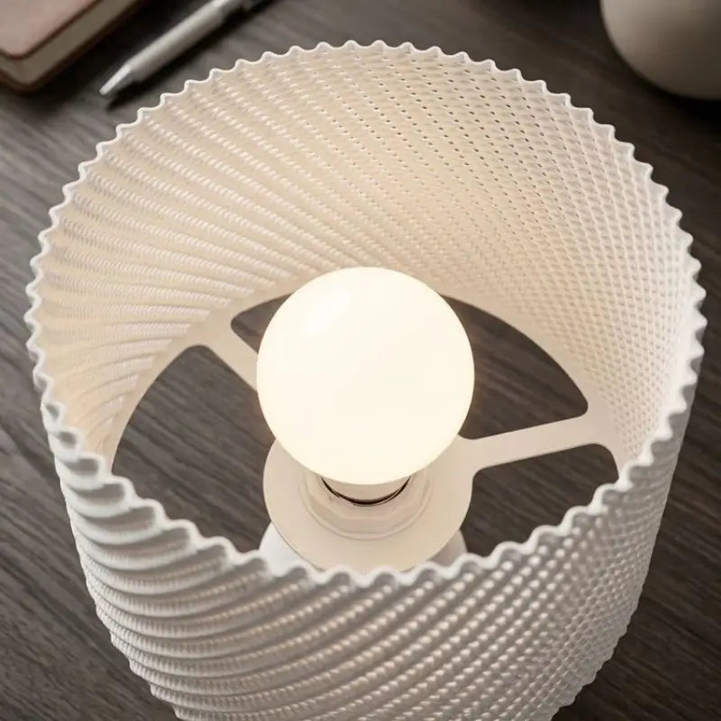 Abajur de Mesa Texturizado com Cúpula Estilo Crochê para Quarto - Casas Gael