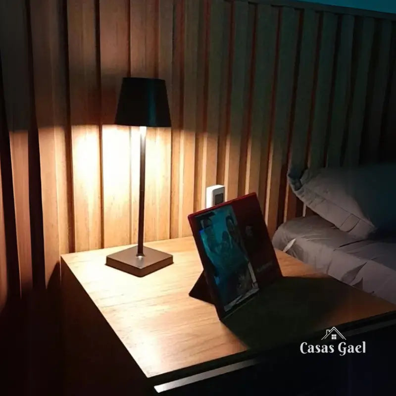 Luminária de Mesa Sem Fio Decorativa Dimerizável