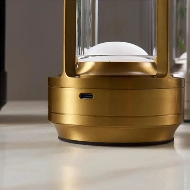 Luminária de Mesa Decorativa em Metal LED Dimerizável - Casas Gael