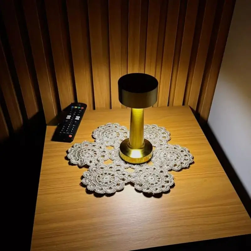 Luminária de Mesa LED Sem Fio