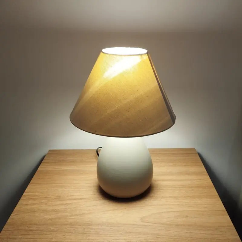 Abajur de Mesa em Cerâmica e Tecido Bivolt - Casas Gael 