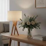 Abajur de Mesa Luxo em Madeira com Cúpula de Tecido - Casas Gael