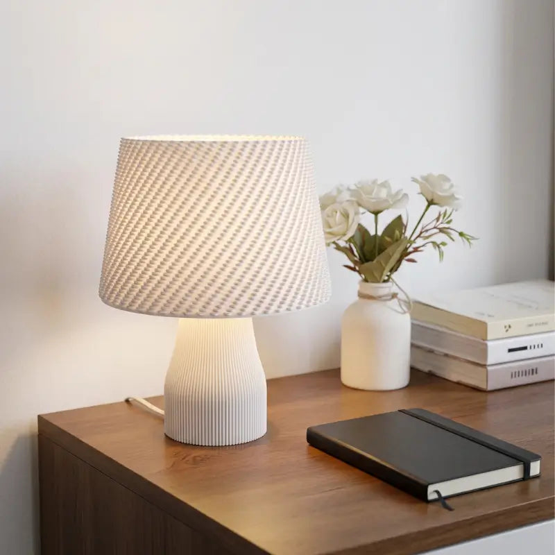 Abajur de Mesa Texturizado com Cúpula Estilo Crochê para Quarto - Casas Gael