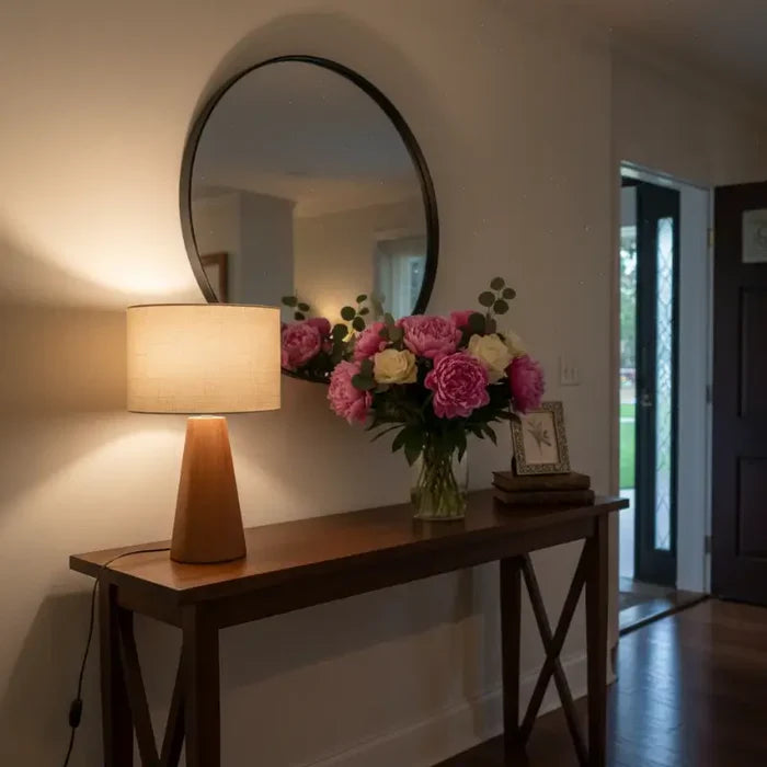 Abajur de Mesa Wooden Cúpula de Linho - Casas Gael