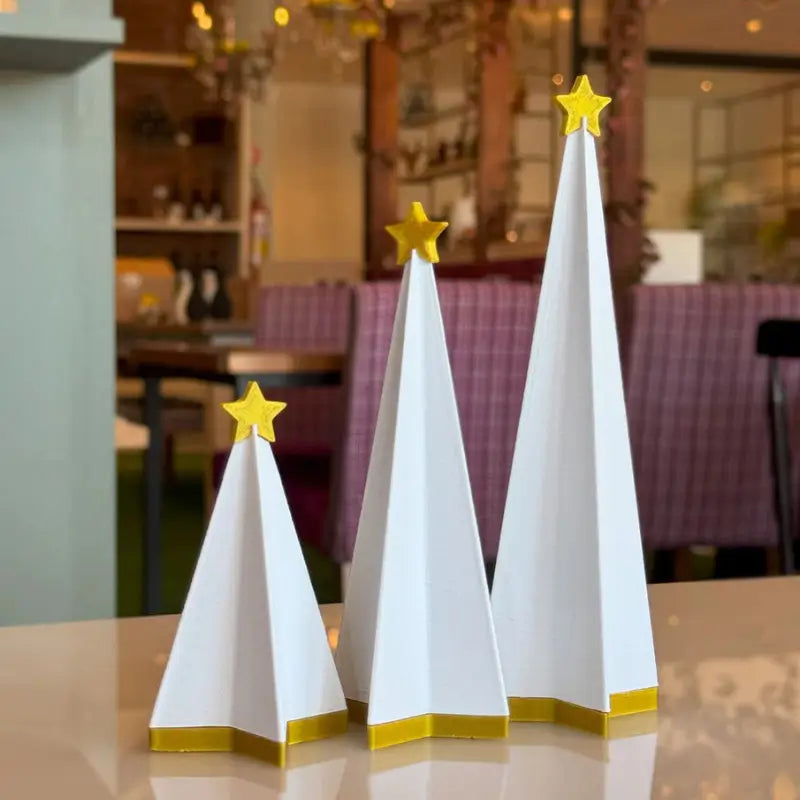 Enfeite de Natal Kit 3 Árvores com Estrelas Douradas - Casas Gael