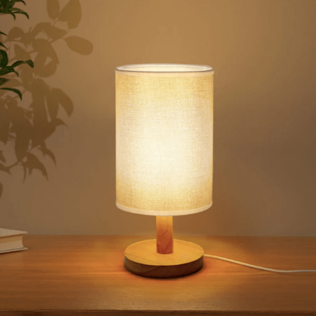Luminária de Mesa para Quarto em Linho e Madeira
